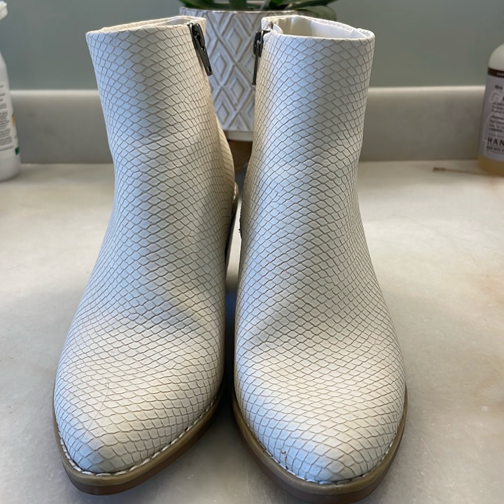 Universal Thread booties. Worn once for photos. Excellent unused condition